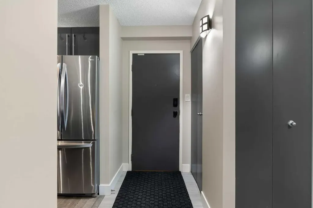 111 14 Avenue SE Calgary AB T2G 4Z8