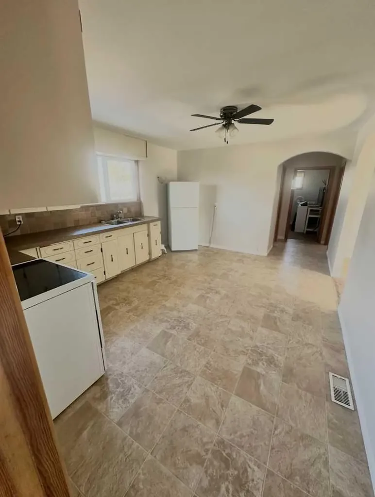 1522 20 Avenue Didsbury AB t0m0w0