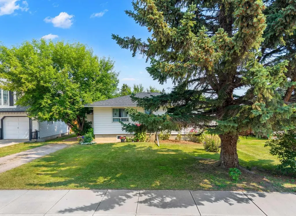 1522 20 Avenue Didsbury AB t0m0w0