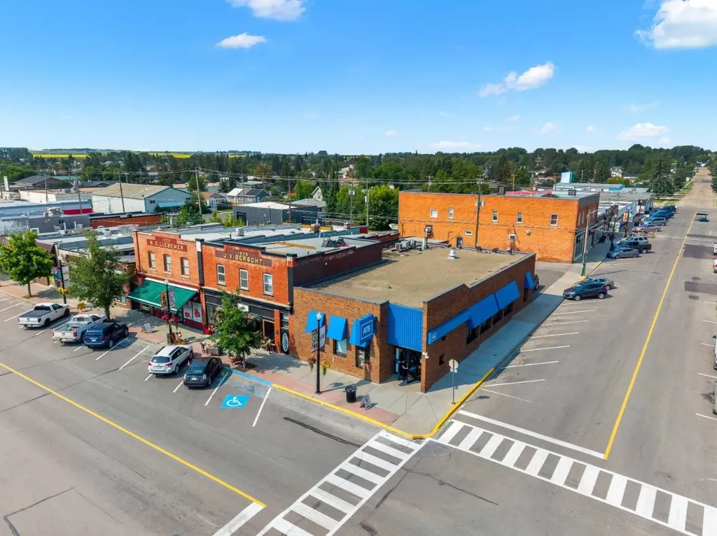 1522 20 Avenue Didsbury AB t0m0w0