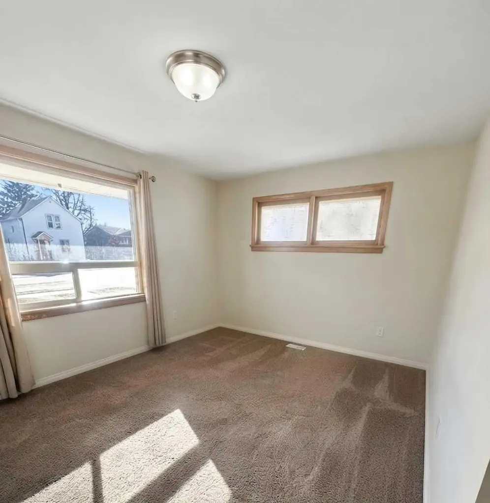1522 20 Avenue Didsbury AB t0m0w0
