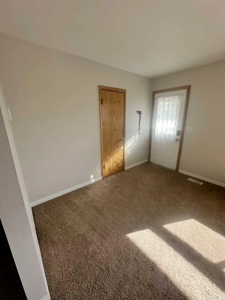 1522 20 Avenue Didsbury AB t0m0w0