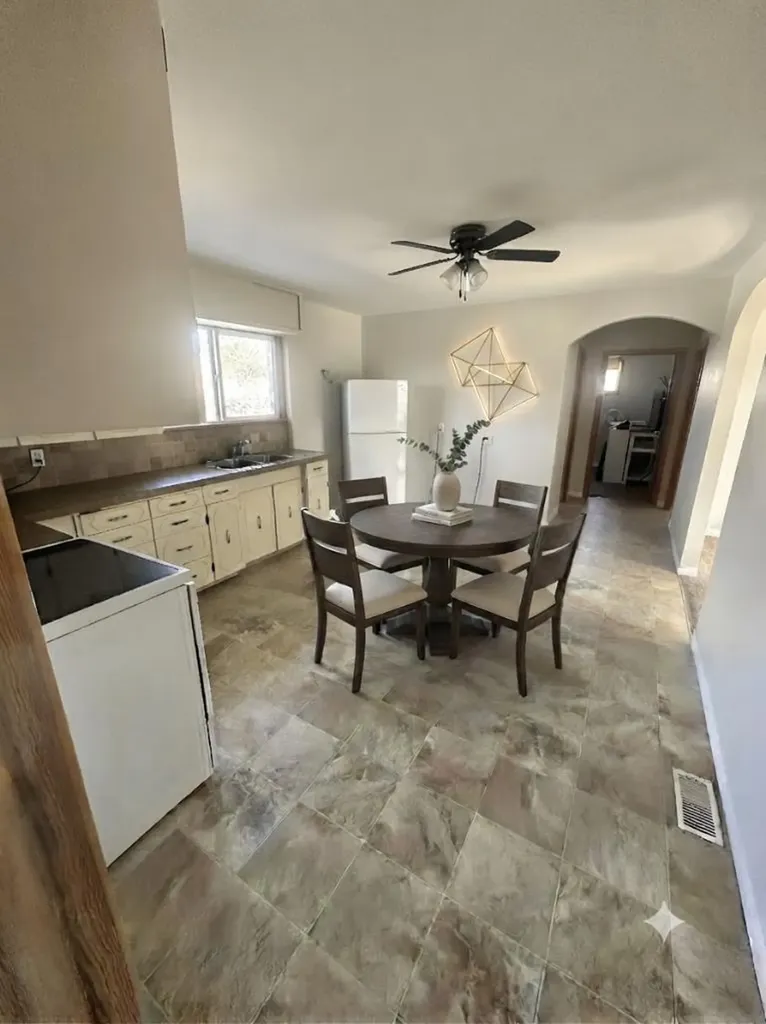 1522 20 Avenue Didsbury AB t0m0w0