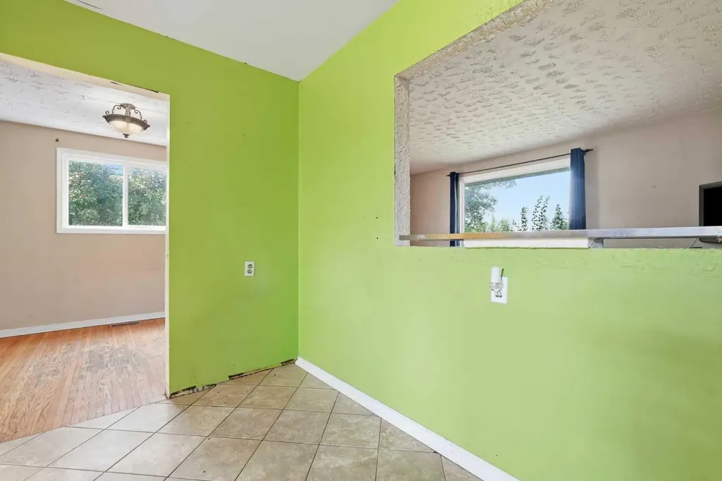 9032 Fairmount Drive SE Calgary AB T2H0Z5