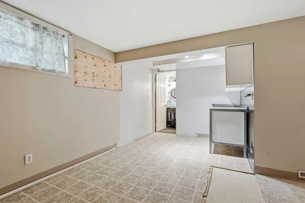 9032 Fairmount Drive SE Calgary AB T2H0Z5