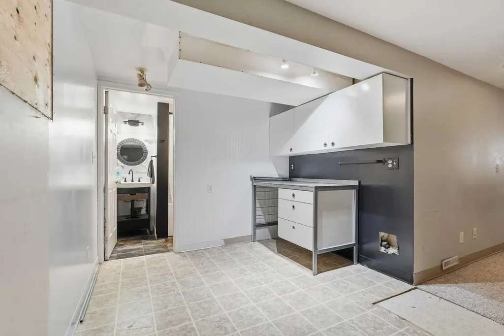 9032 Fairmount Drive SE Calgary AB T2H0Z5