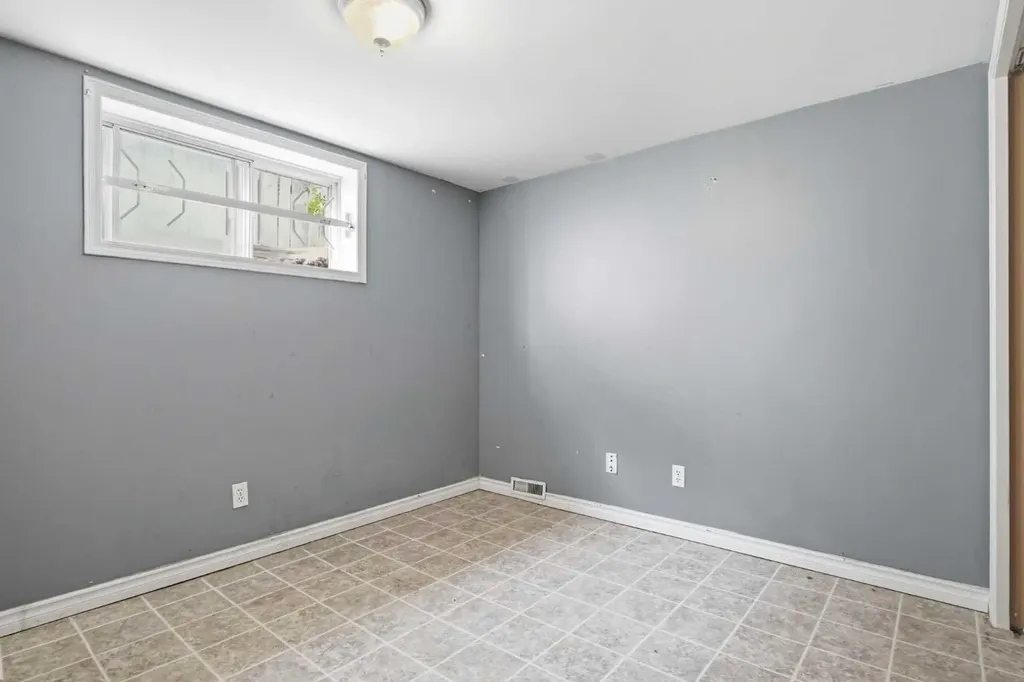 9032 Fairmount Drive SE Calgary AB T2H0Z5