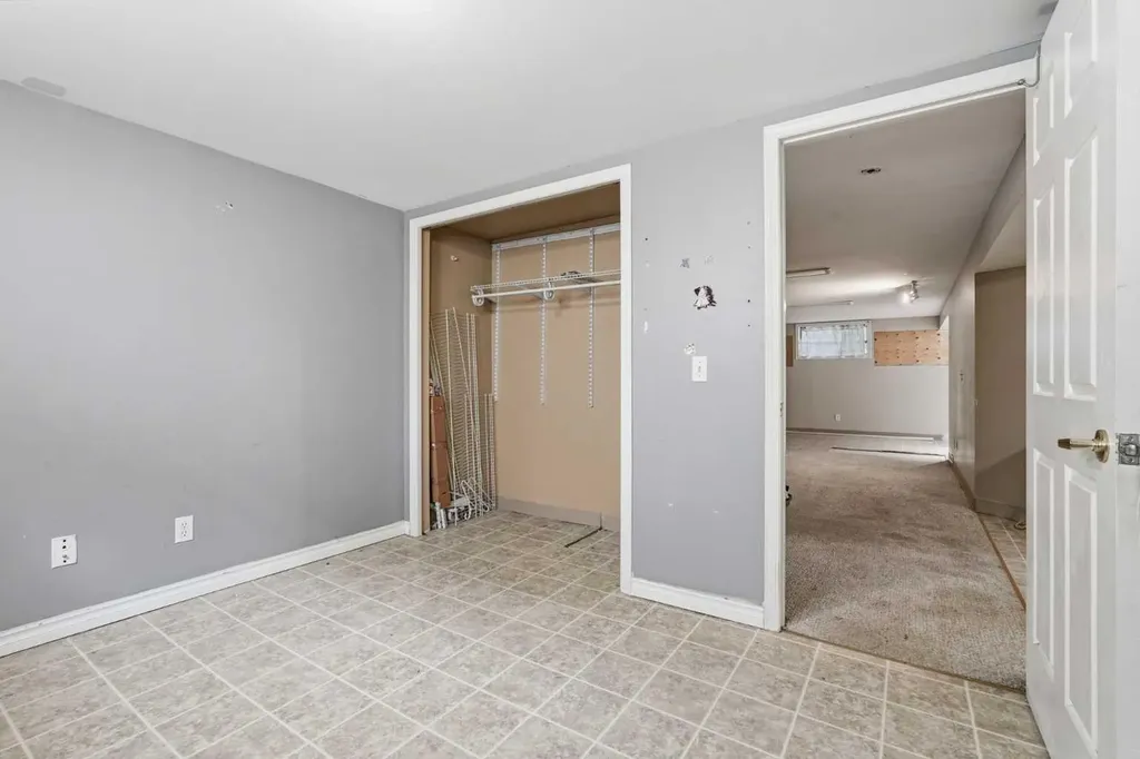 9032 Fairmount Drive SE Calgary AB T2H0Z5