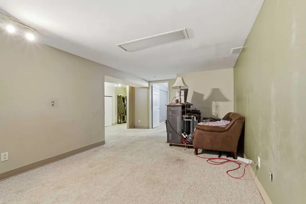 9032 Fairmount Drive SE Calgary AB T2H0Z5