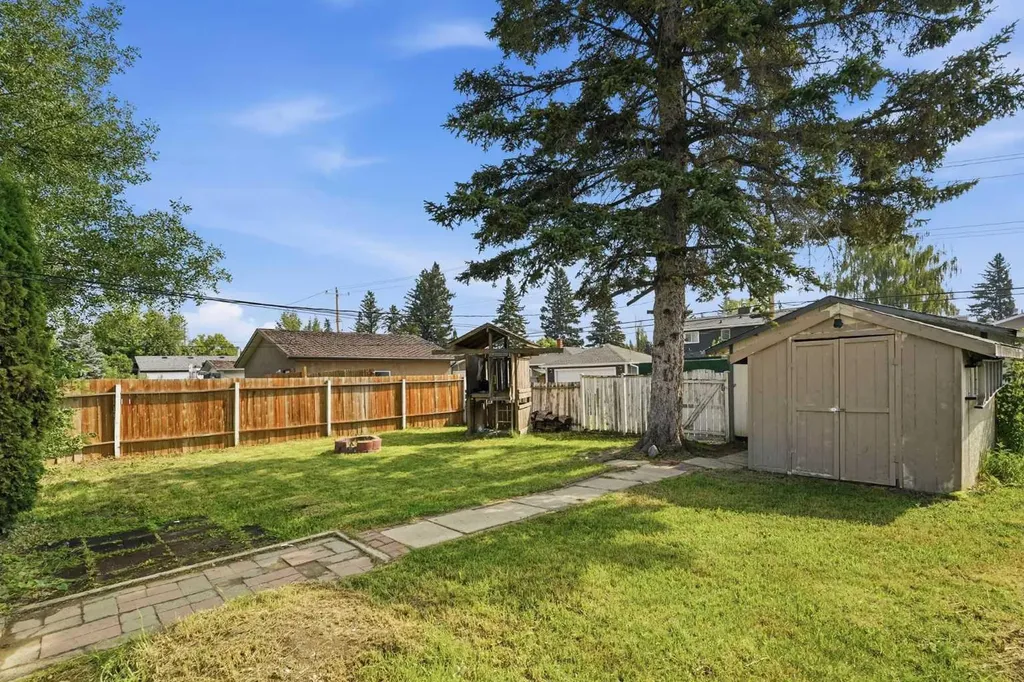9032 Fairmount Drive SE Calgary AB T2H0Z5