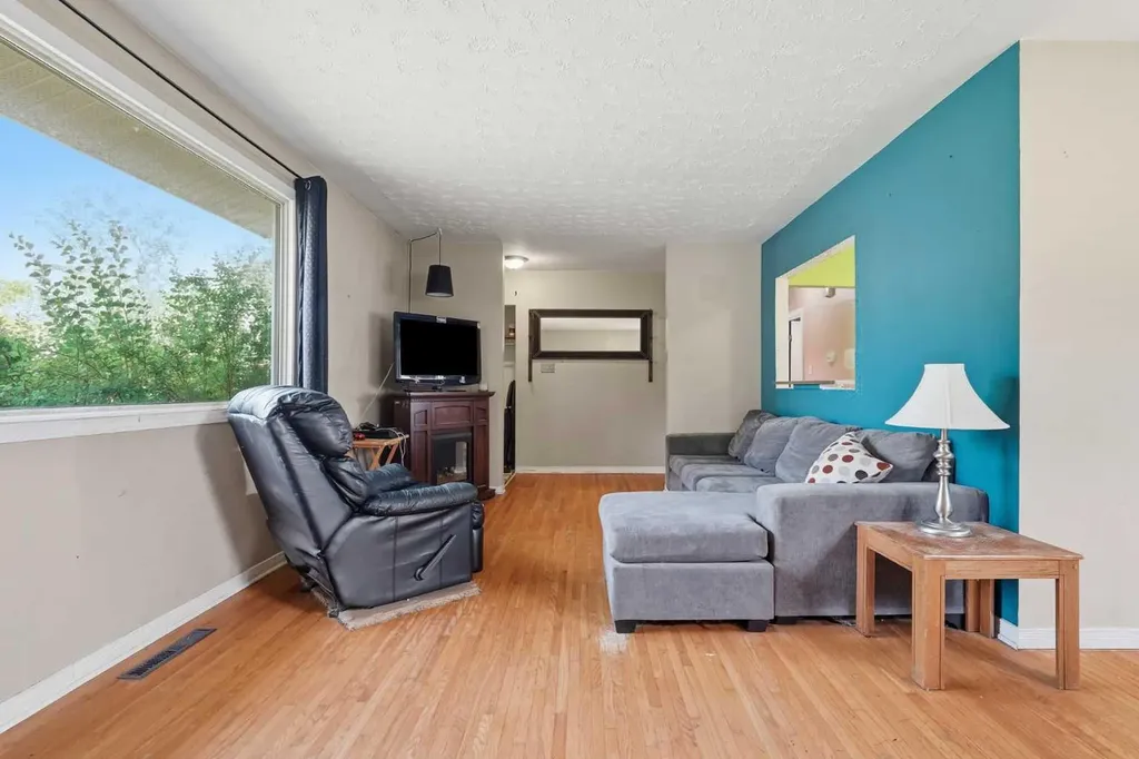 9032 Fairmount Drive SE Calgary AB T2H0Z5