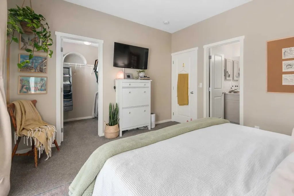 446 Walgrove Way SE Calgary AB T2X 4E9