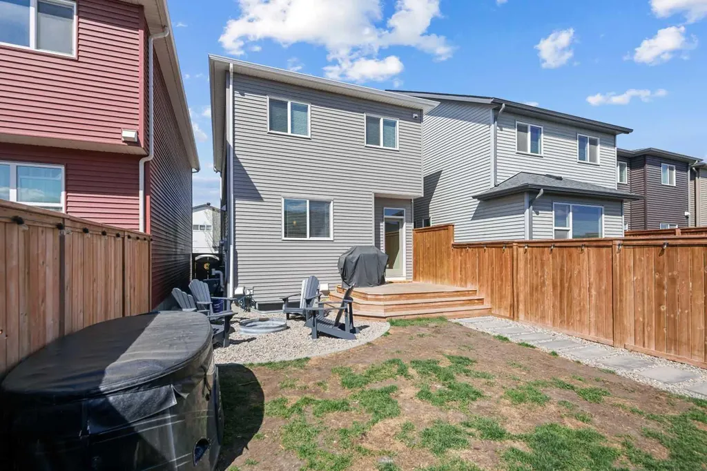 446 Walgrove Way SE Calgary AB T2X 4E9