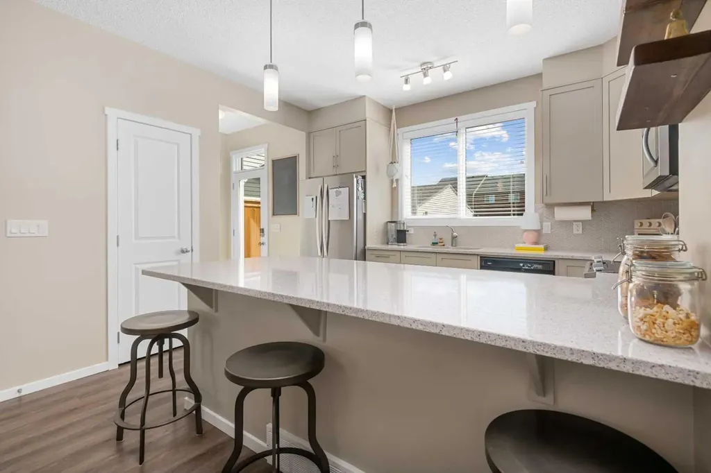 446 Walgrove Way SE Calgary AB T2X 4E9