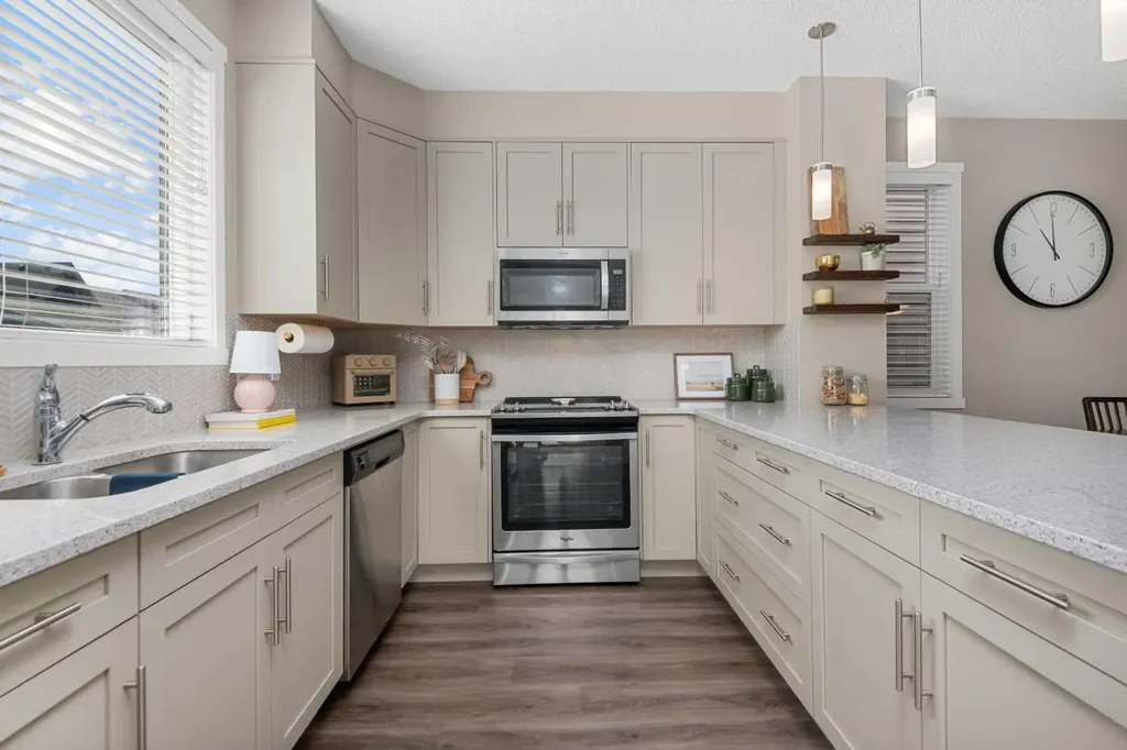 446 Walgrove Way SE Calgary AB T2X 4E9