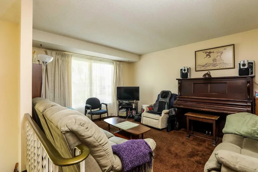 1031 Cameron Road S Lethbridge AB T1K 4K6