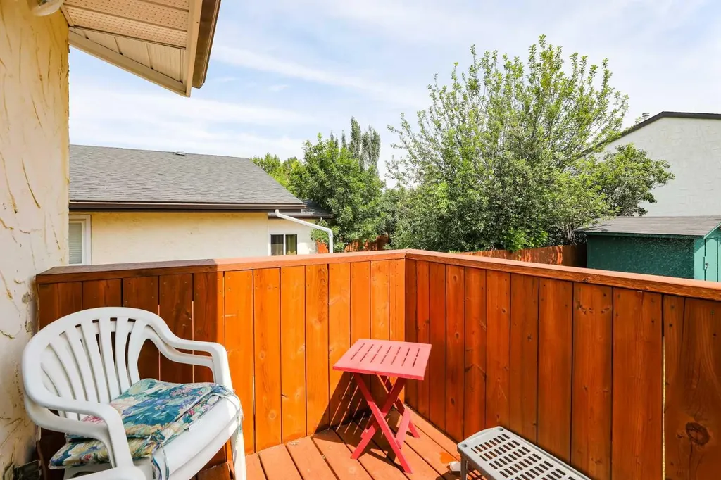1031 Cameron Road S Lethbridge AB T1K 4K6