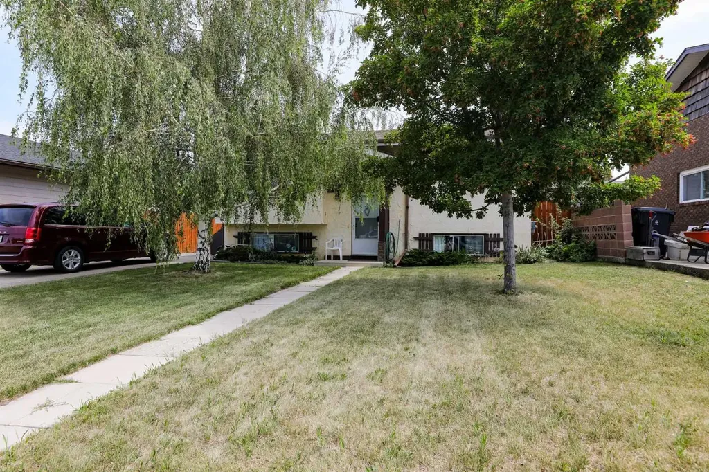 1031 Cameron Road S Lethbridge AB T1K 4K6