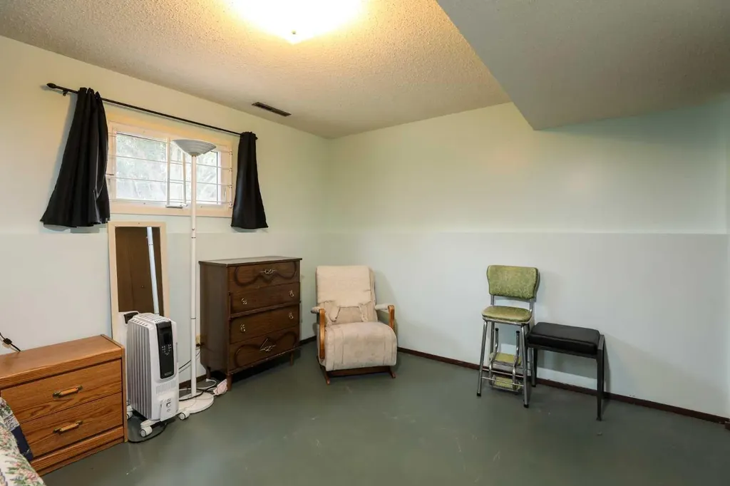 1031 Cameron Road S Lethbridge AB T1K 4K6