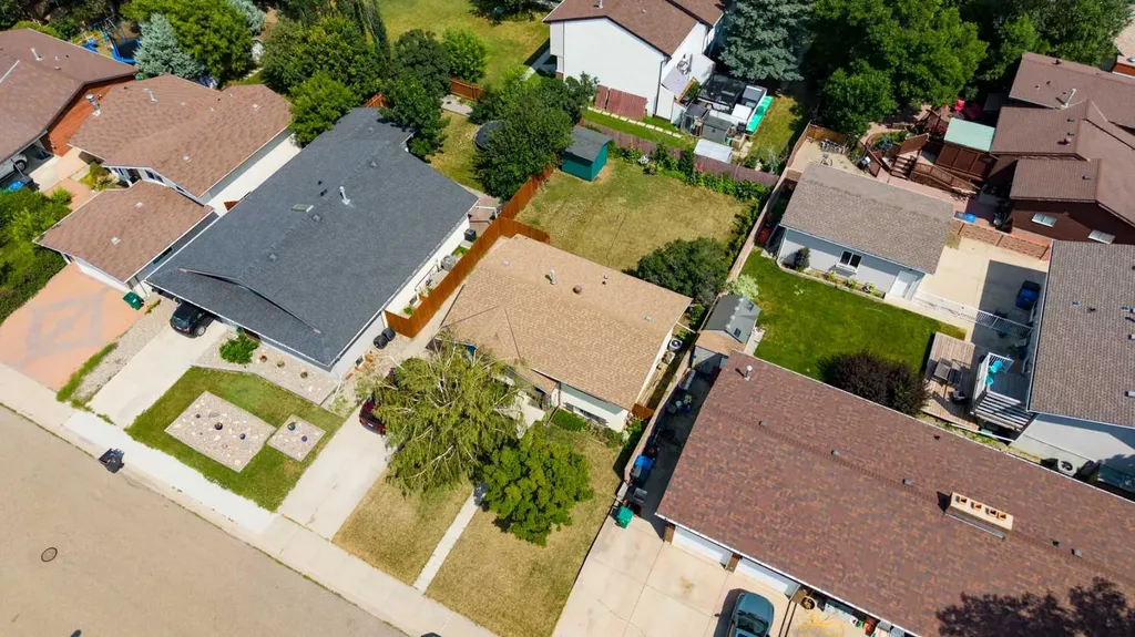1031 Cameron Road S Lethbridge AB T1K 4K6