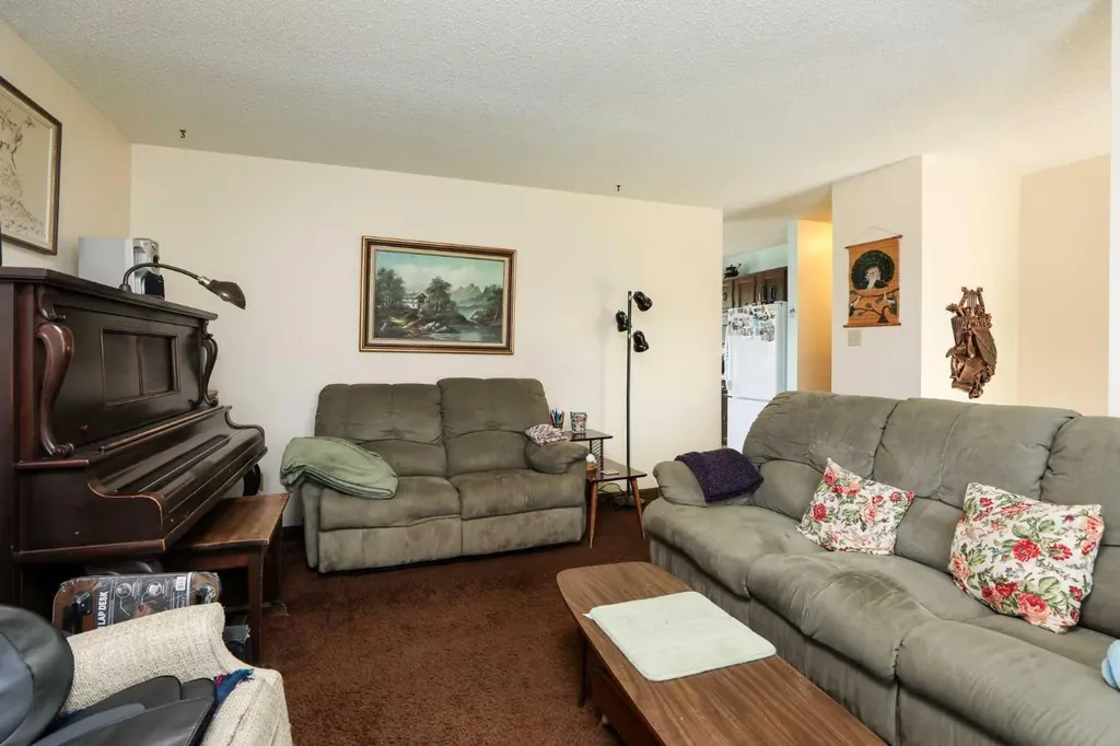 1031 Cameron Road S Lethbridge AB T1K 4K6