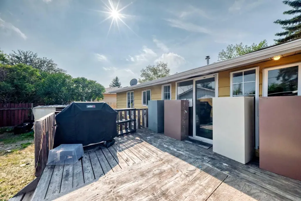 6016 18 Avenue NE Calgary AB T1Y 1P1