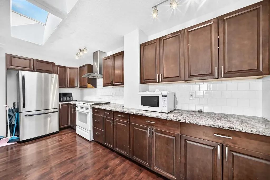6016 18 Avenue NE Calgary AB T1Y 1P1