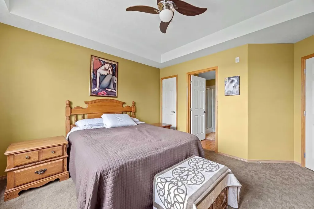 15 Everstone Drive SW Calgary AB T2Y5B5