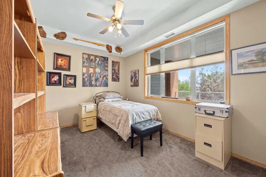 15 Everstone Drive SW Calgary AB T2Y5B5