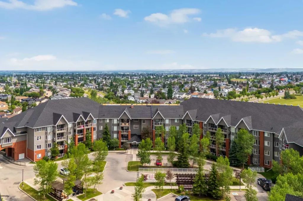 15 Everstone Drive SW Calgary AB T2Y5B5