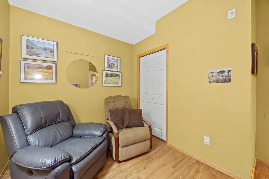 15 Everstone Drive SW Calgary AB T2Y5B5