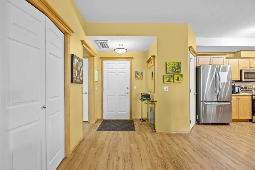 15 Everstone Drive SW Calgary AB T2Y5B5