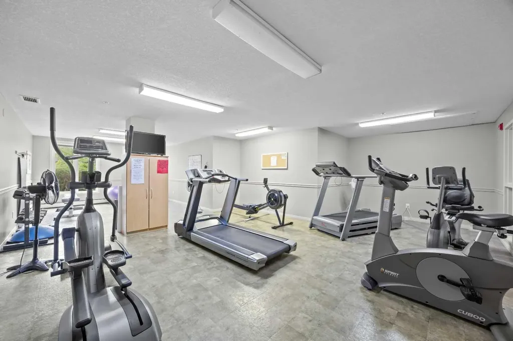 15 Everstone Drive SW Calgary AB T2Y5B5