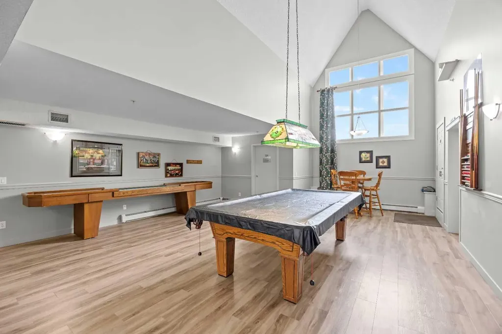 15 Everstone Drive SW Calgary AB T2Y5B5
