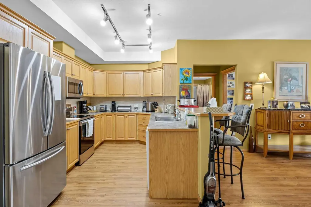 15 Everstone Drive SW Calgary AB T2Y5B5