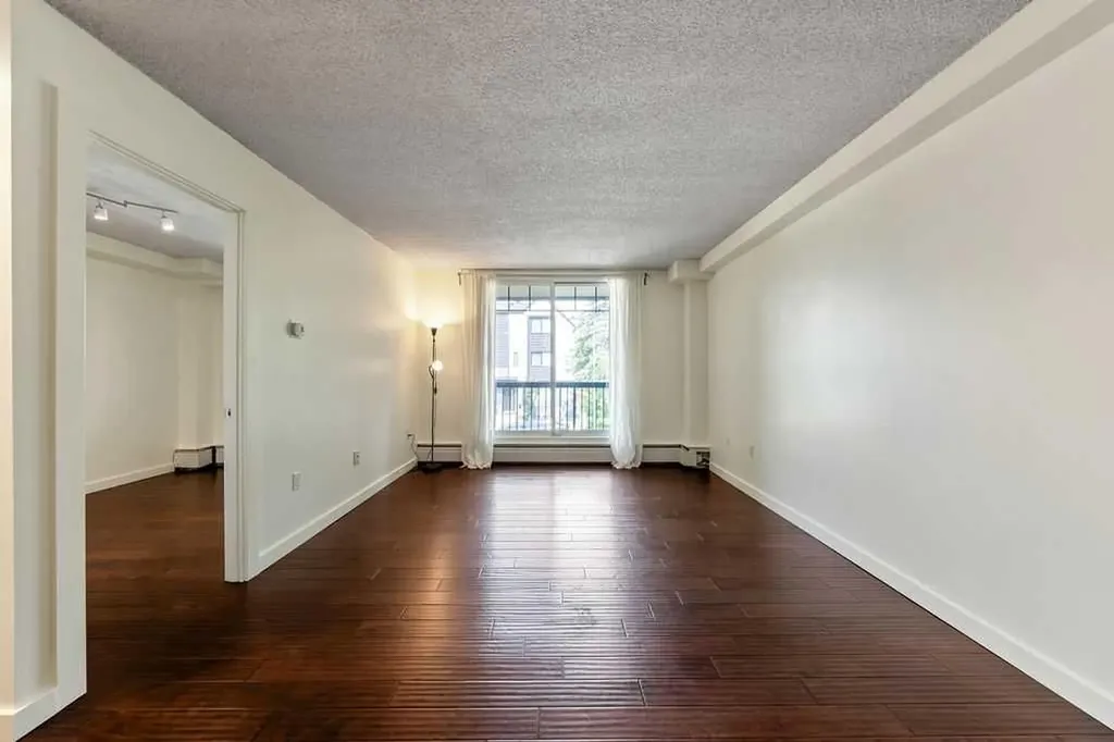 1301 17 Avenue NW Calgary AB T2M 0R2