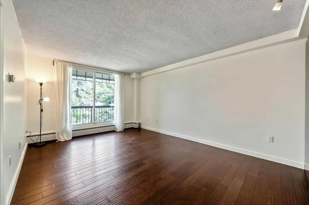 1301 17 Avenue NW Calgary AB T2M 0R2