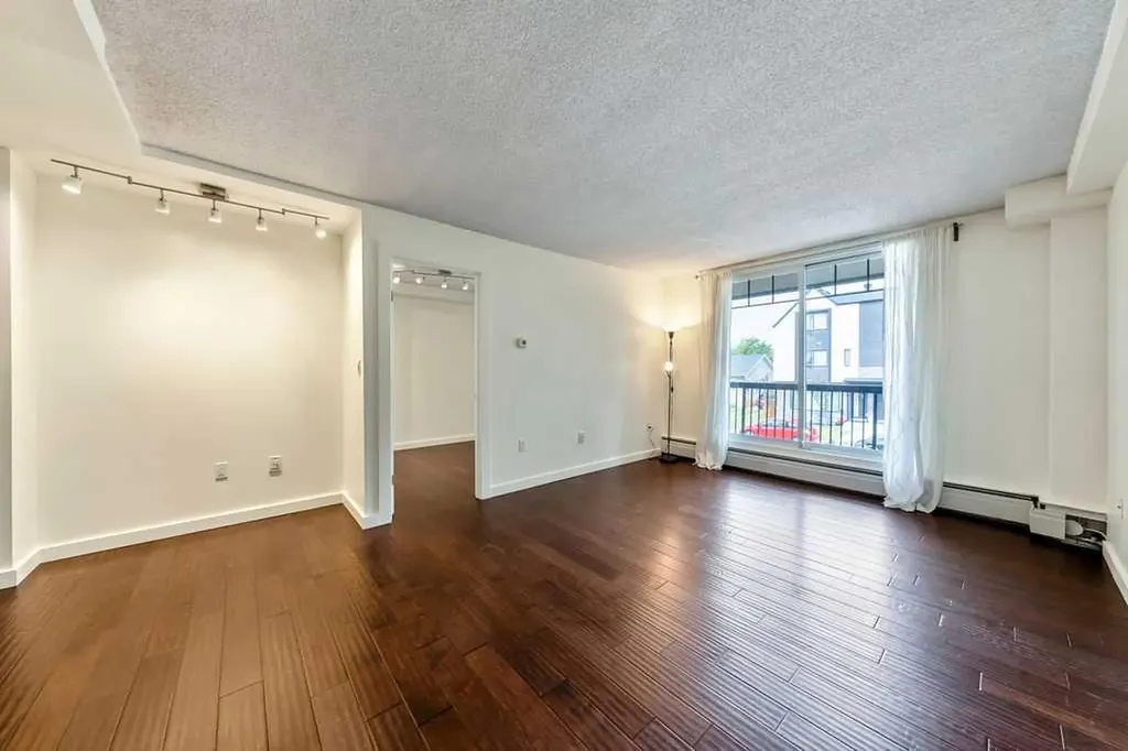 1301 17 Avenue NW Calgary AB T2M 0R2