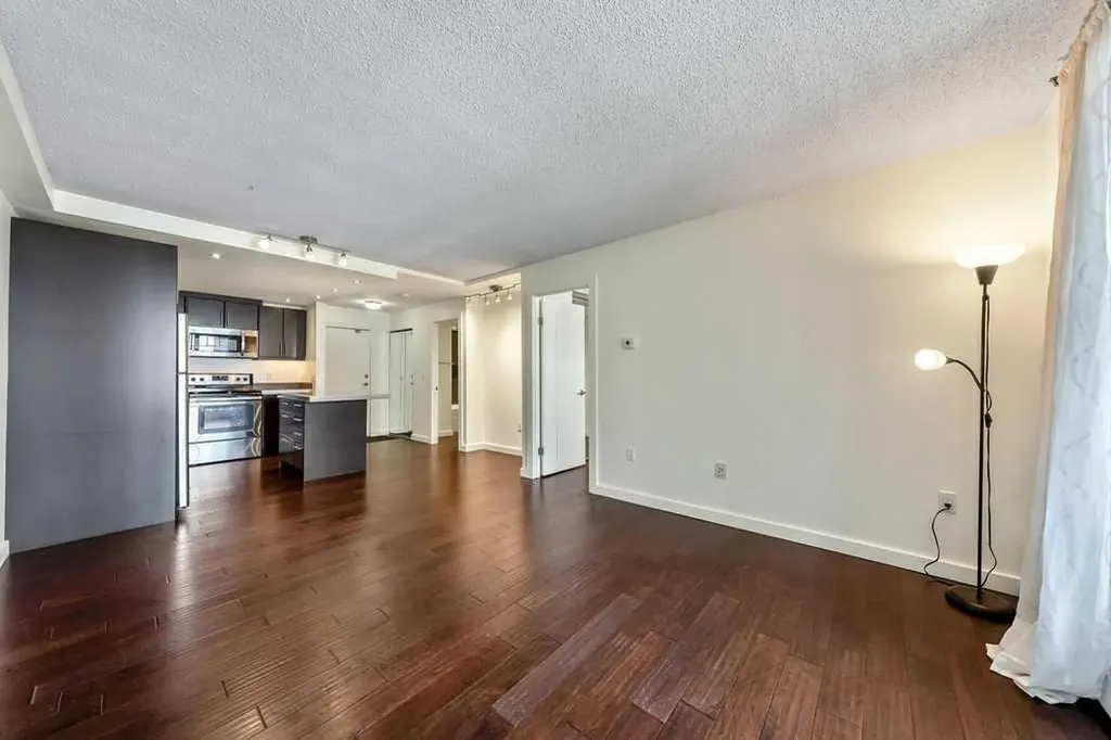 1301 17 Avenue NW Calgary AB T2M 0R2
