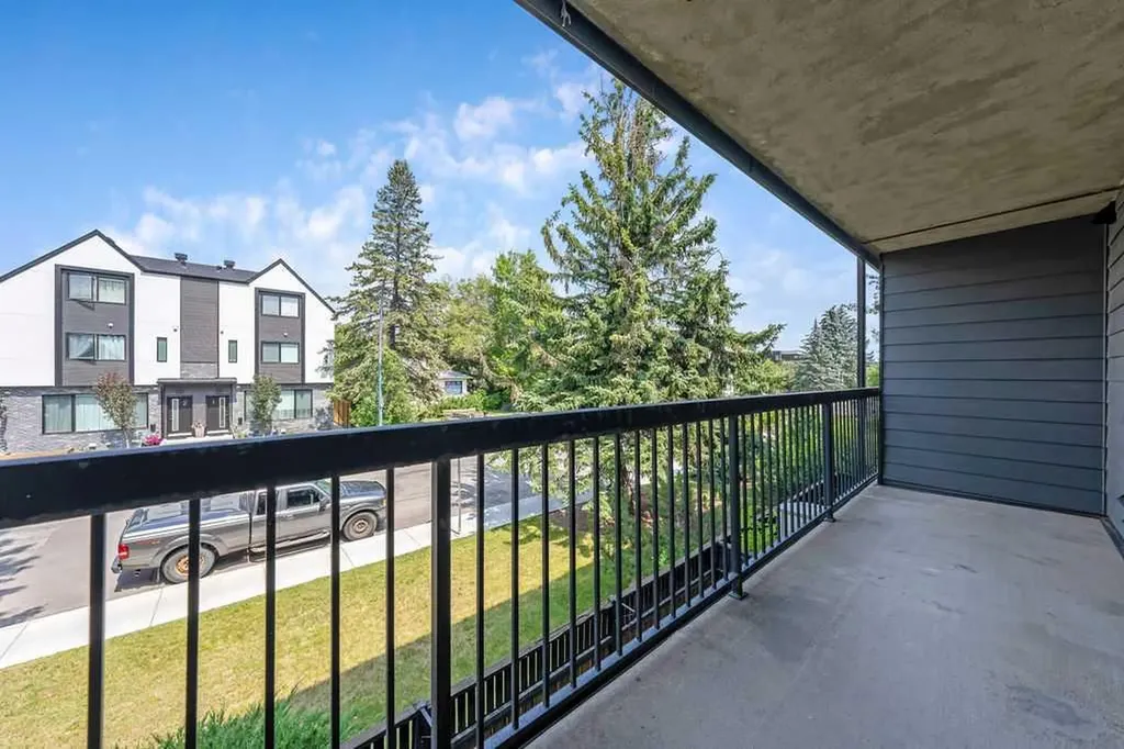1301 17 Avenue NW Calgary AB T2M 0R2