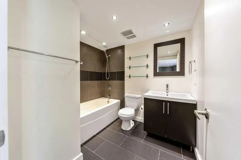 1301 17 Avenue NW Calgary AB T2M 0R2
