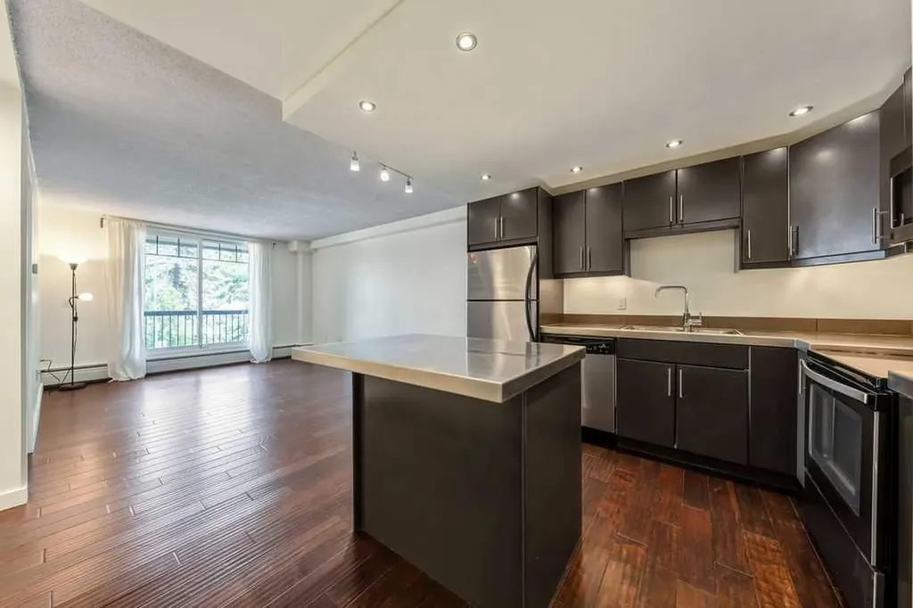 1301 17 Avenue NW Calgary AB T2M 0R2