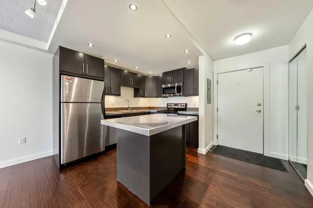 1301 17 Avenue NW Calgary AB T2M 0R2