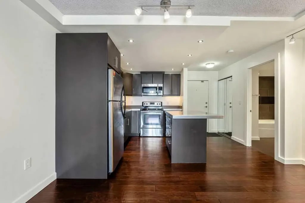 1301 17 Avenue NW Calgary AB T2M 0R2