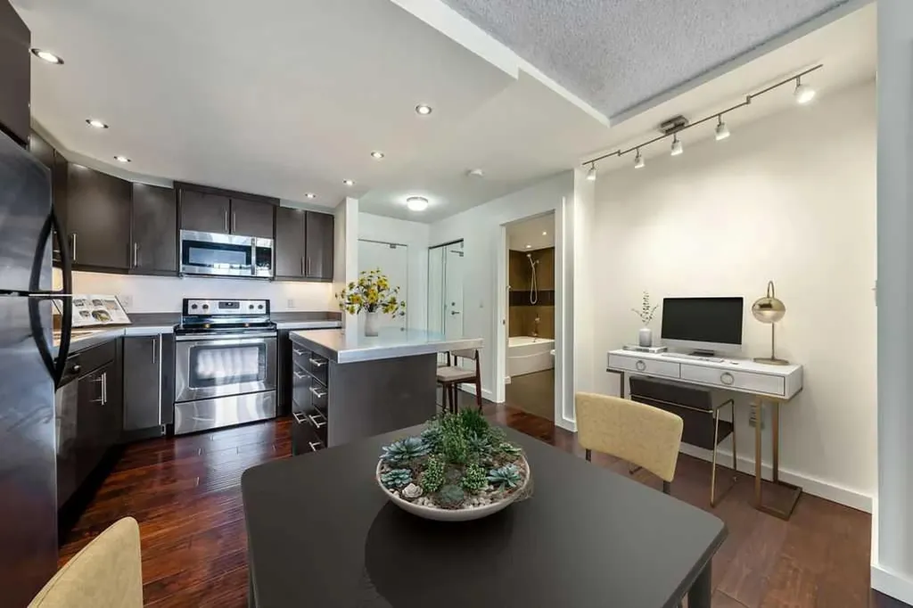 1301 17 Avenue NW Calgary AB T2M 0R2