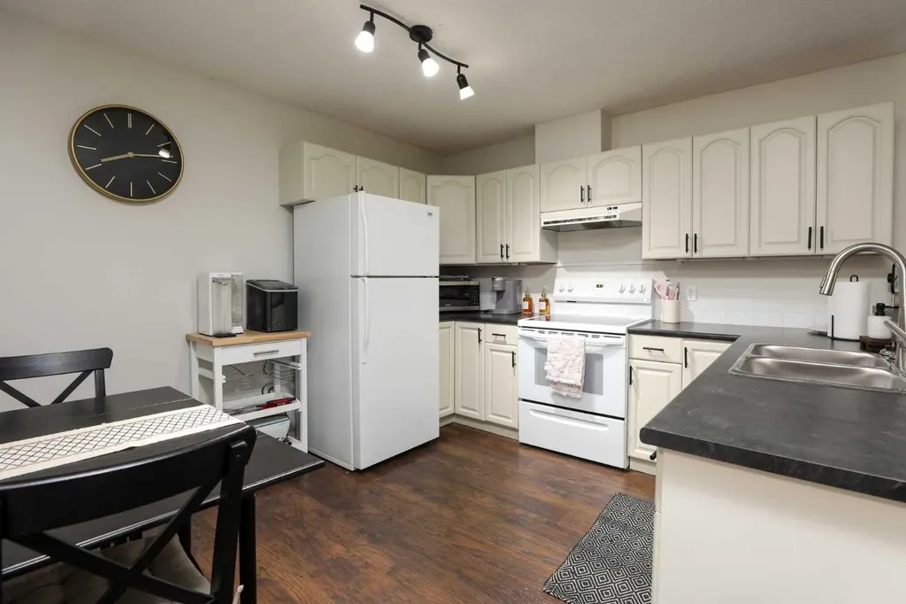 855 Columbia Boulevard W Lethbridge AB T1K 5B8
