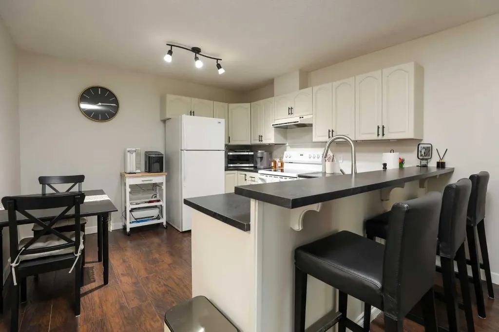855 Columbia Boulevard W Lethbridge AB T1K 5B8