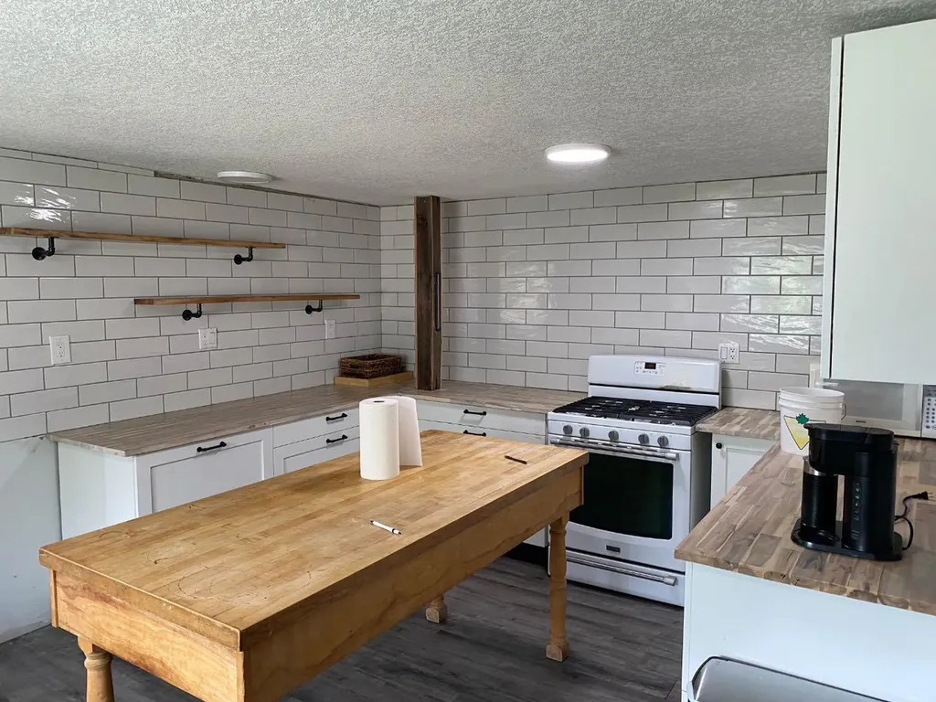 305 Minnewaukan Road Tillicum Beach AB T4V 2M9