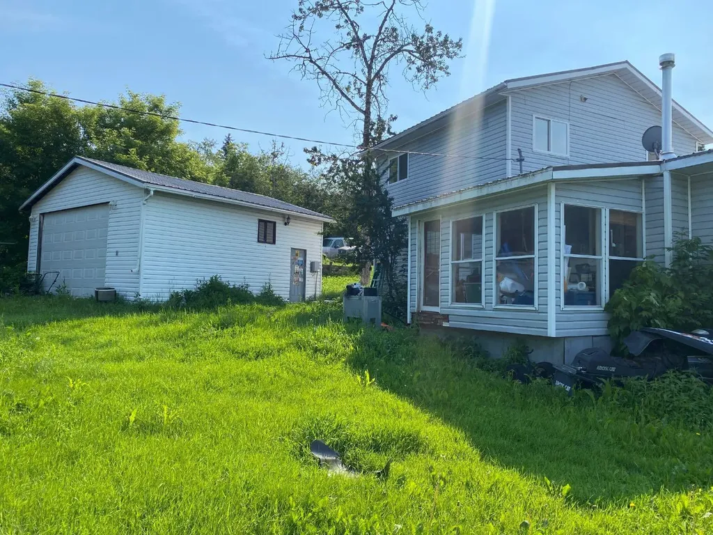 305 Minnewaukan Road Tillicum Beach AB T4V 2M9