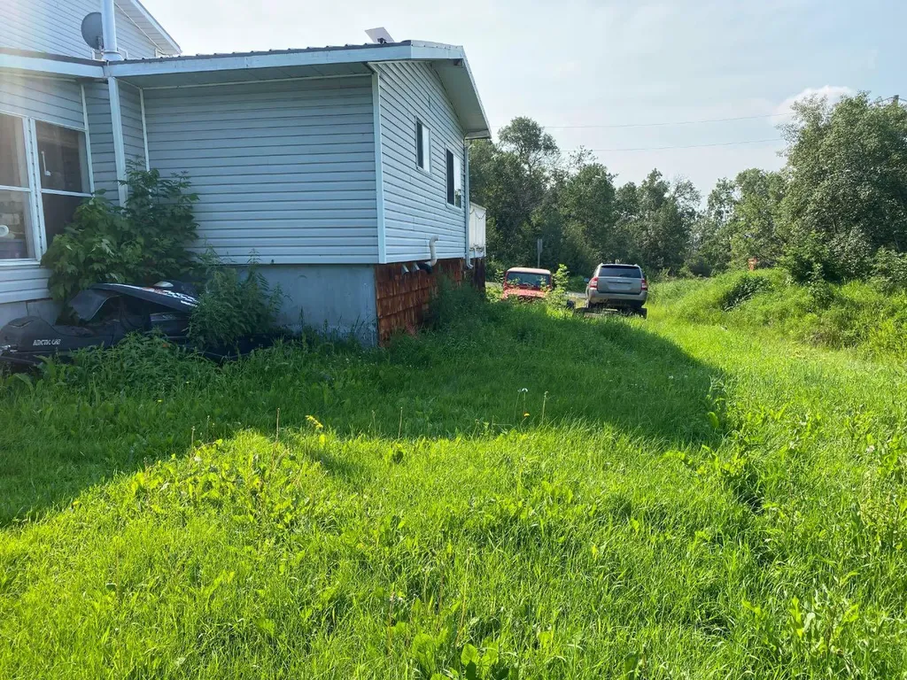 305 Minnewaukan Road Tillicum Beach AB T4V 2M9